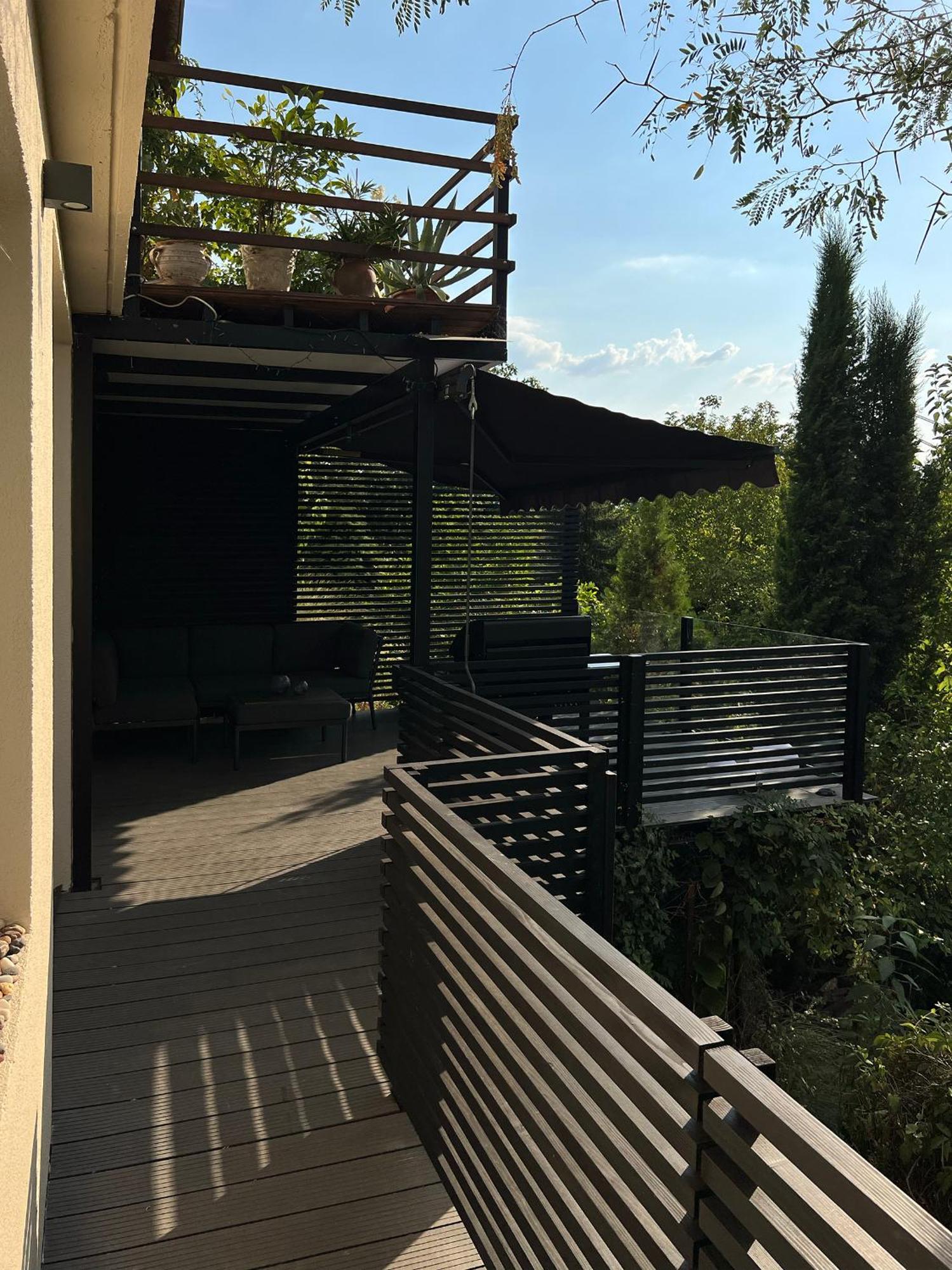 彼得罗瓦拉丁Pergola House In A Green Oasis With Fantastic View公寓 外观 照片